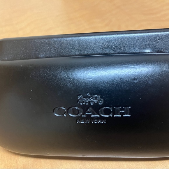Coach Black Hard Eyeglass Case with Logo – Classic & Durable Storage - Picture 7 of 12